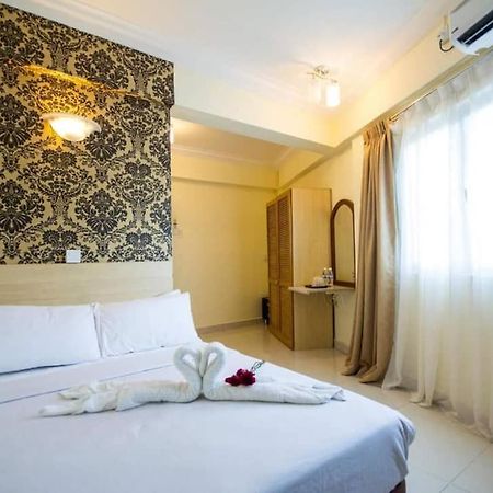 Hotel Sea Princess Телук-Баханг Экстерьер фото